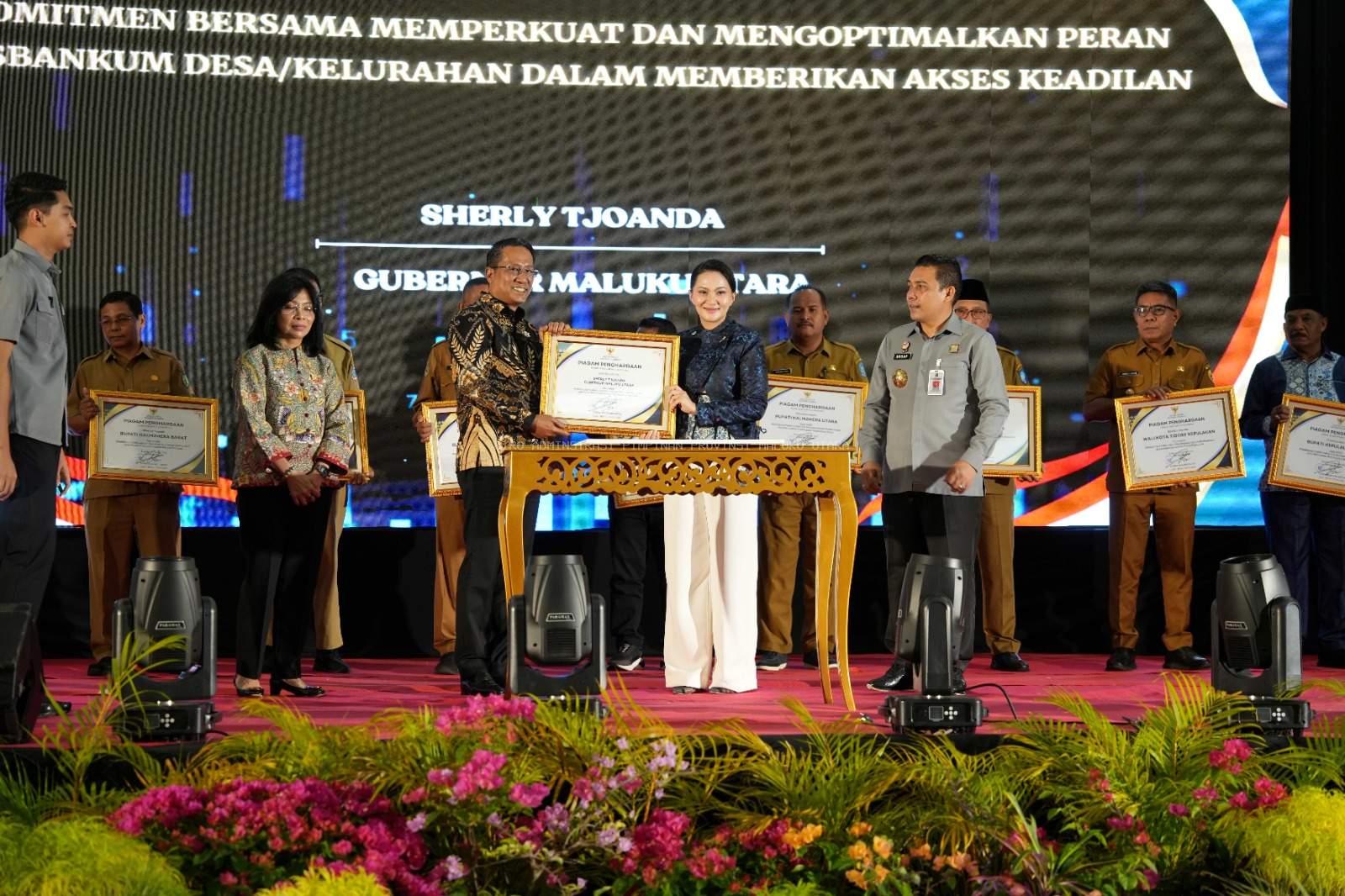 Apresiasi Menteri Hukum Jadi Hadiah Ulang Tahun Ke-26 Provinsi Maluku Utara, Gubernur Sherly Tjoanda Diangkat Sebagai Duta Posbankum Kemenkum.