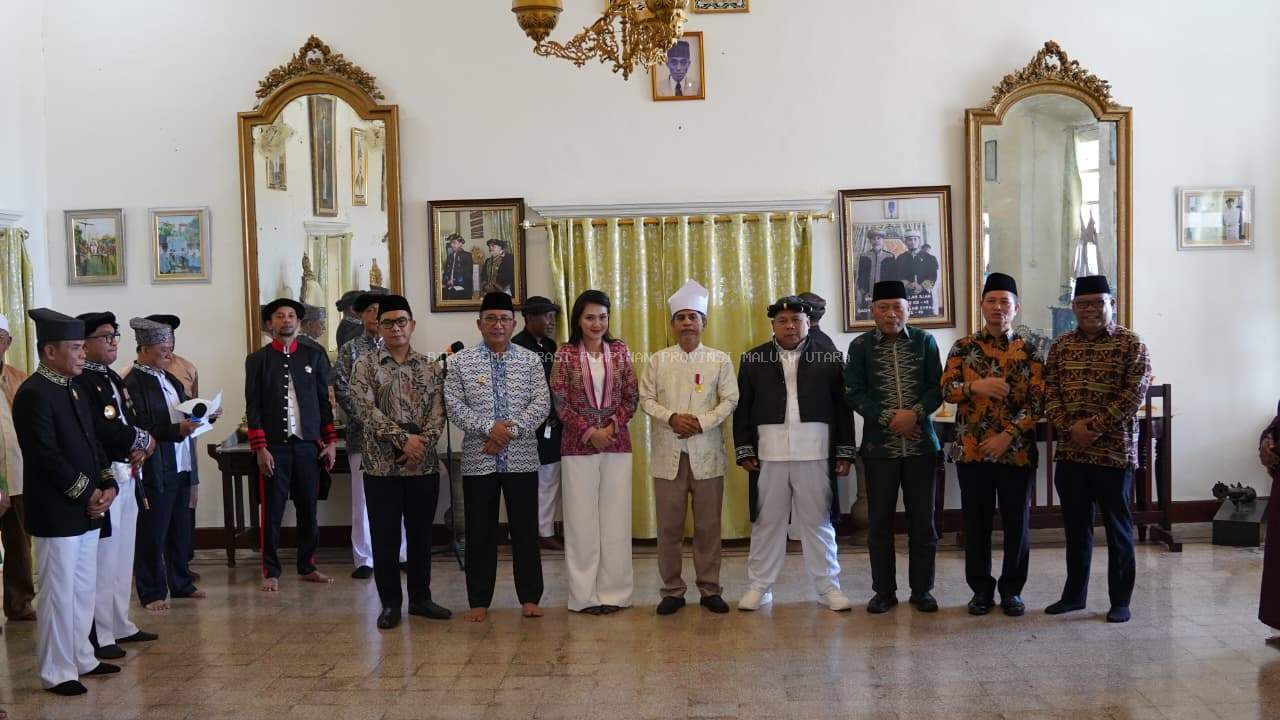 Anggota VI BPK RI, Fathan Subchi Dianugerahi Gelar Kehormatan Ngato Sasi Matiahi Dari Kesultanan Ternate.