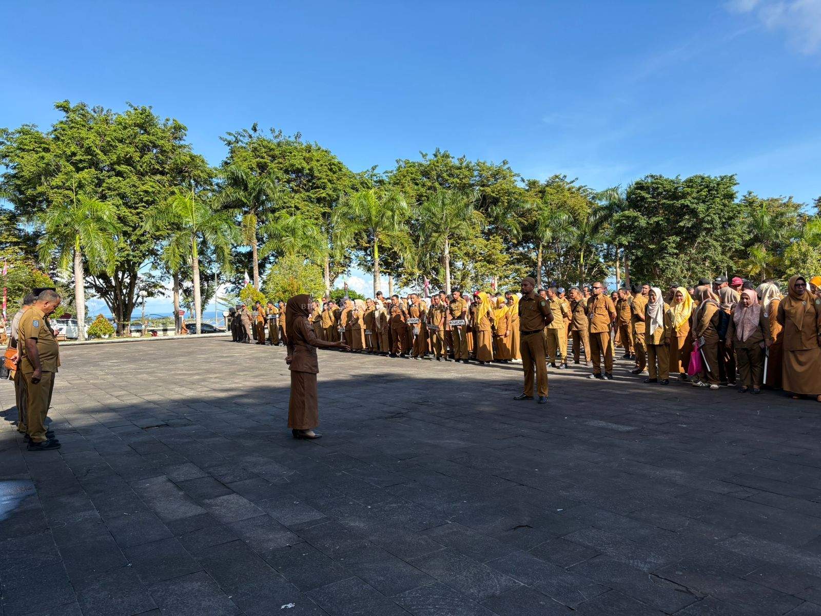 Sofifi Menyapa : ASN Pemprov Malut Mulai Hari dengan Apel Pagi