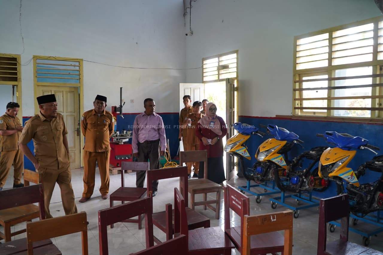 Tinjau Sarpras di Dua Sekolah: Wagub Tegaskan Komitmen Perbaikan Pendidikan