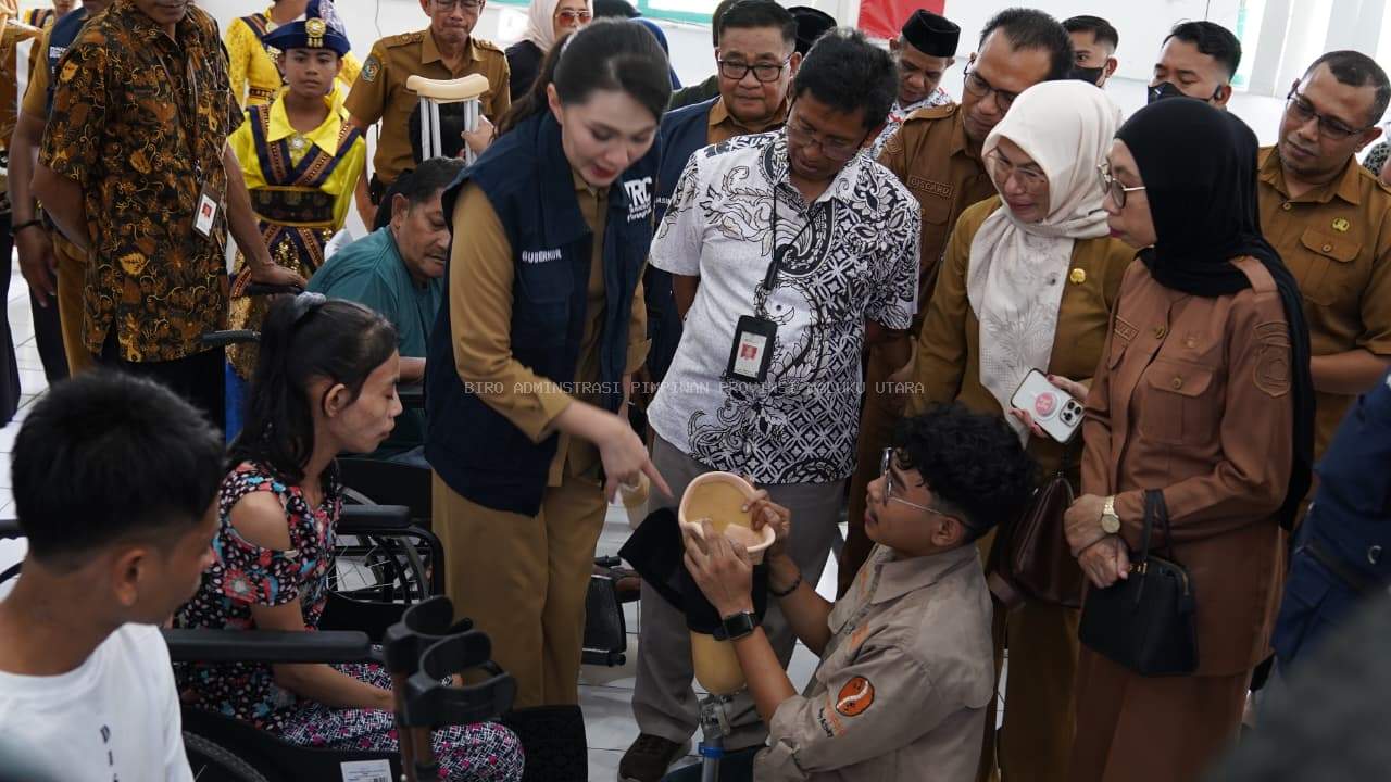 Gubernur Sherly Serahkan Alat Bantu Disabilitas, Bawa Harapan Baru bagi Penerima Manfaat di Malut