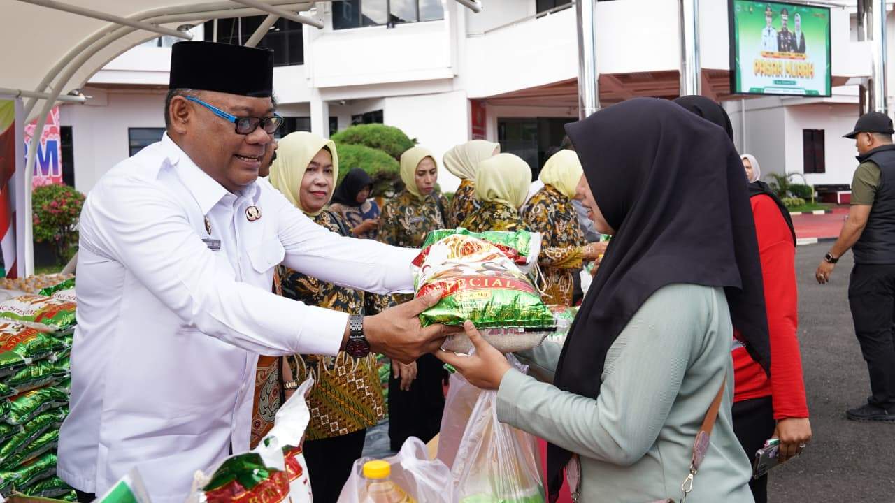Sambut Natal 2025, Gubernur Sherly Dorong Stabilitas Harga Melalui GPM