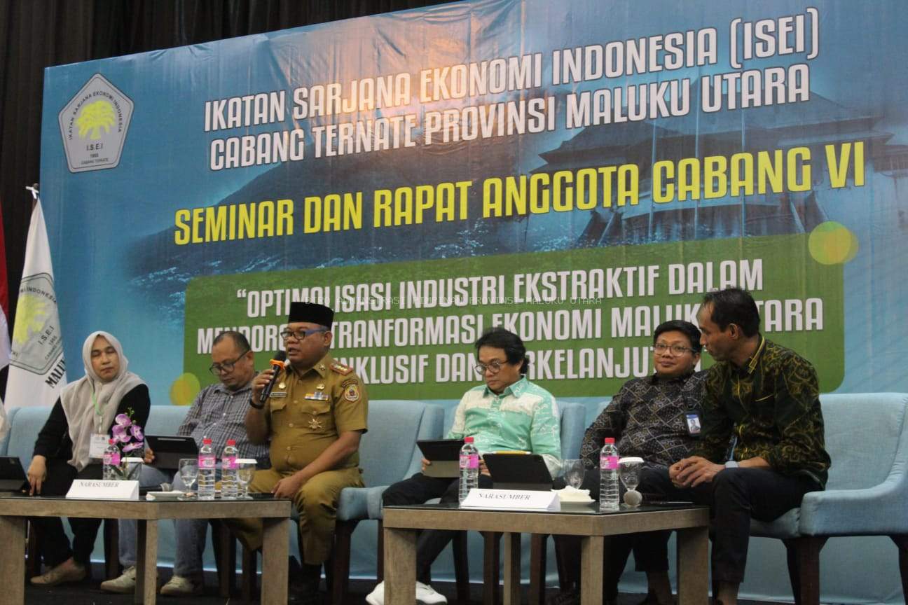 Sekda Malut Buka Seminar ISEI: Optimalisasi Industri Ekstraktif untuk Transformasi Ekonomi