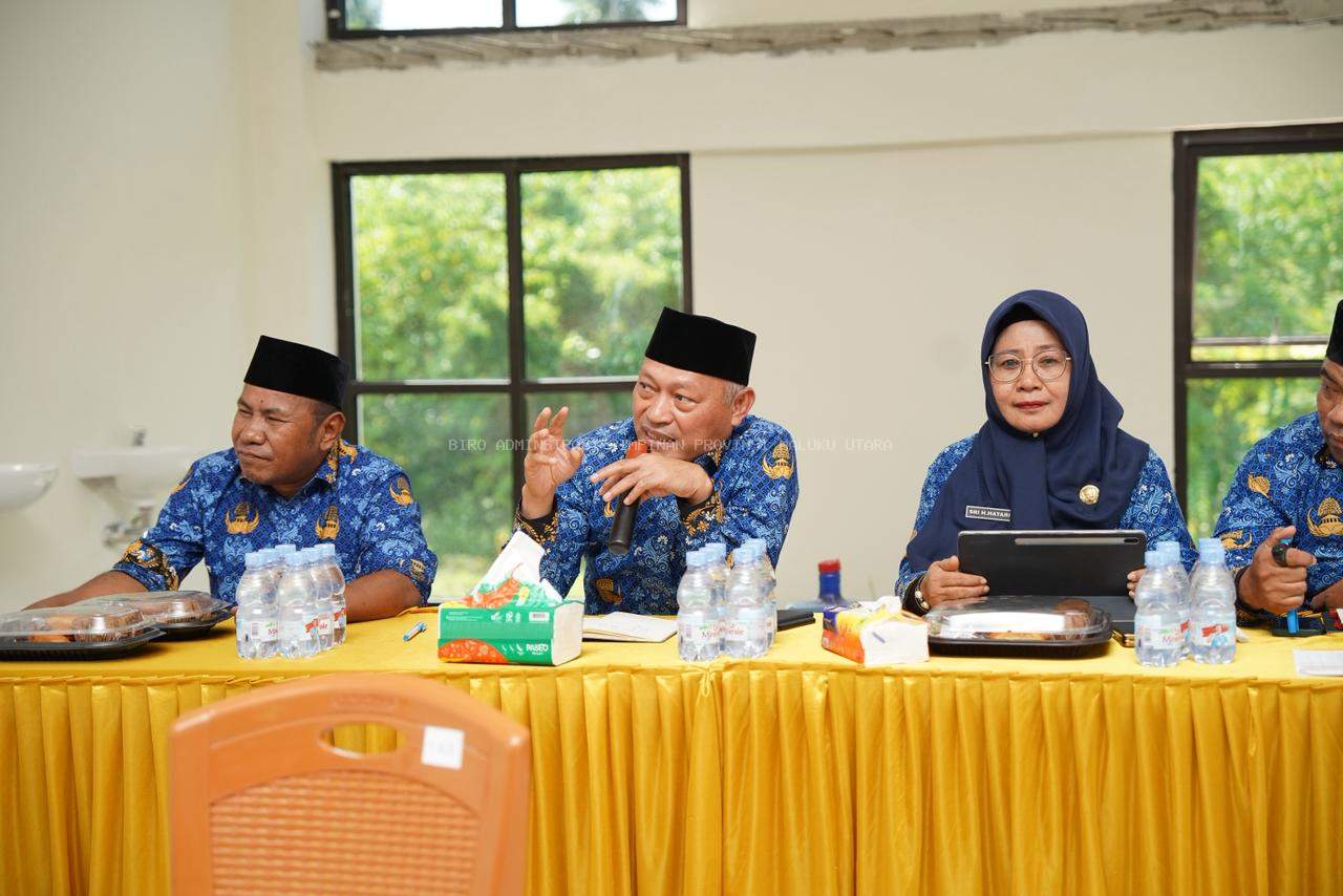 Wagub Malut Evaluasi Kinerja Disnakertrans 2025, Soroti Masalah Lahan Transmigrasi dan Listrik