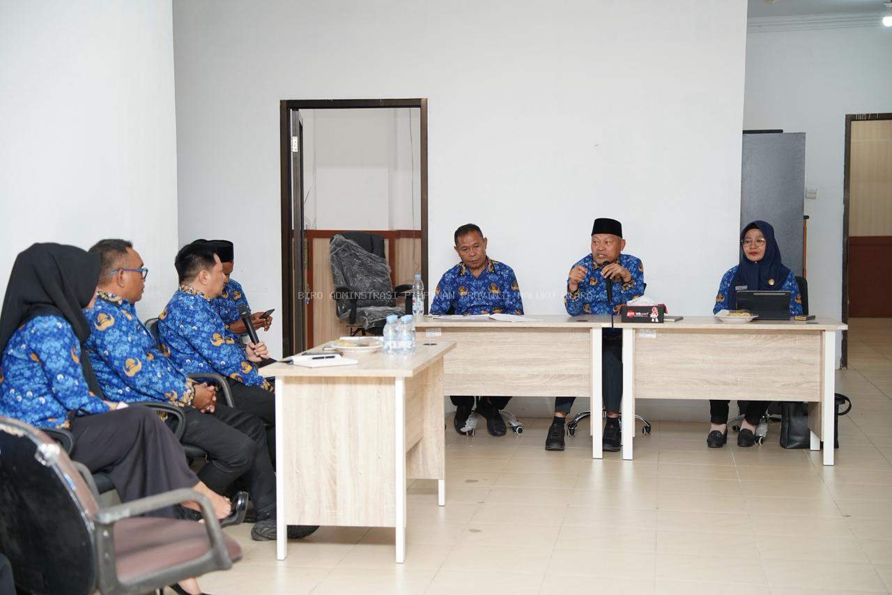 Pimpinan Rapat Evaluasi, Wagub Sarbin Minta Dinas Parawisata Jadi Trigger Model