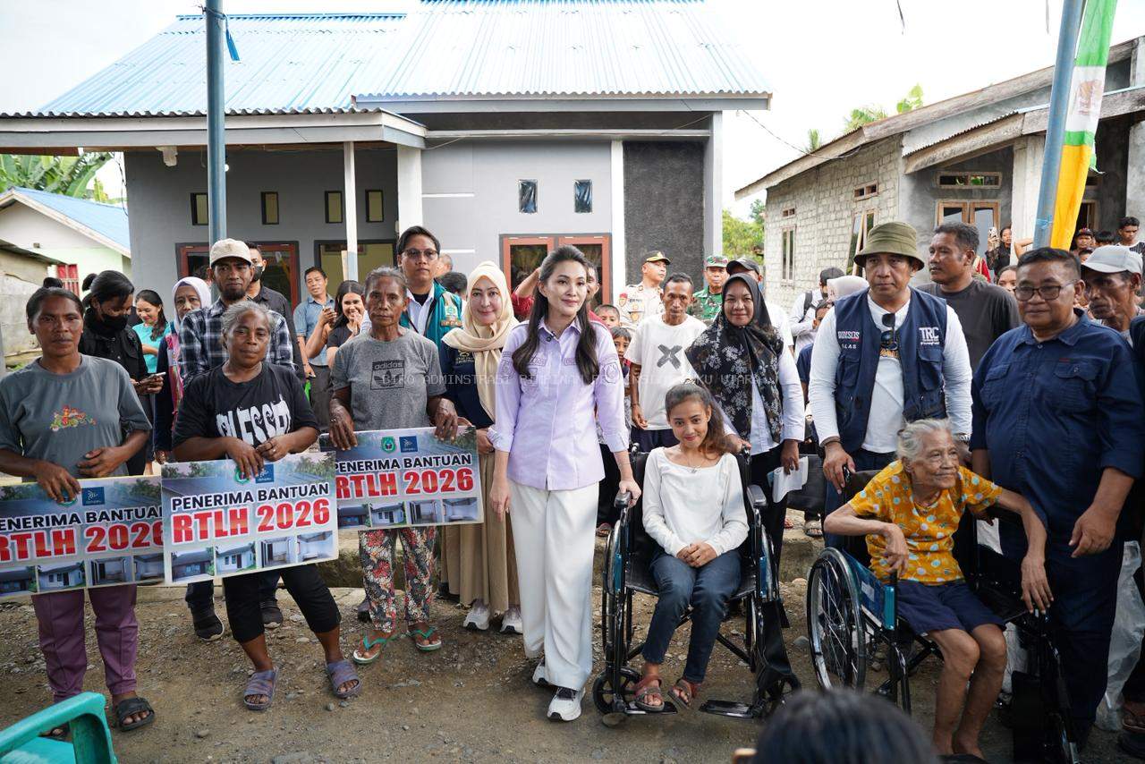 Senyum Haru Keluarga Erwin Senangua: Tersentuh Program RTLH Gubernur Sherly