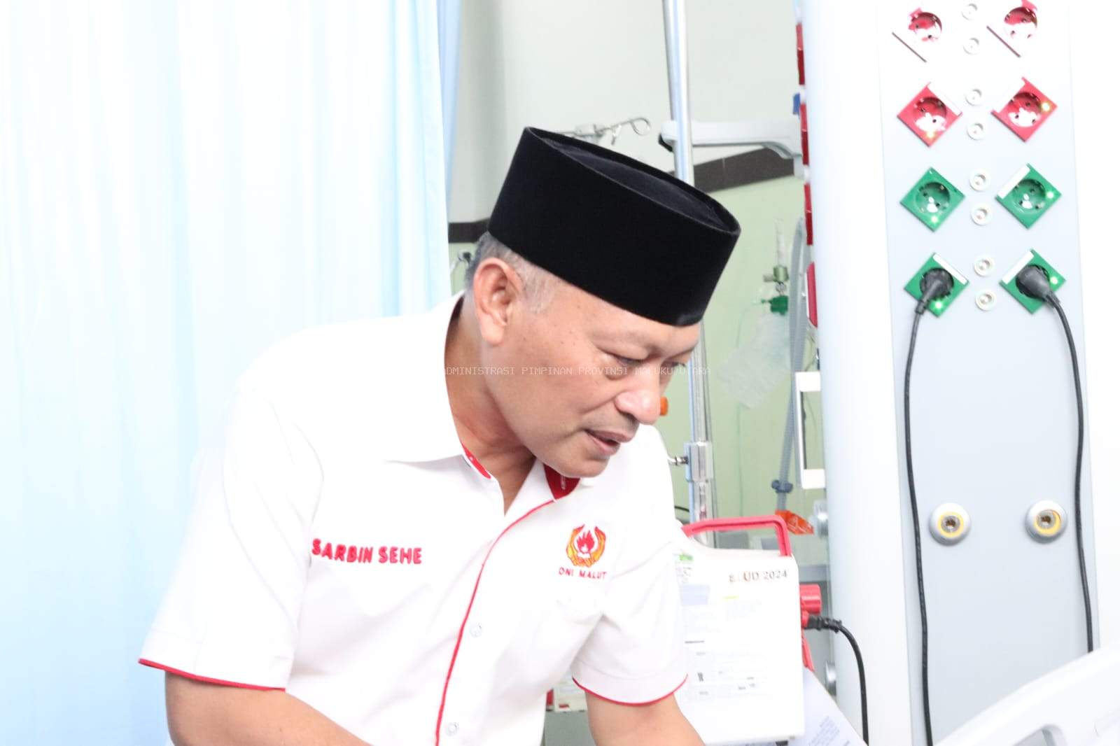 Besuk Pasien Korban KDRT di ICU, Wagub Apresiasi Jajaran RSUD CB Atas Pelayanan
