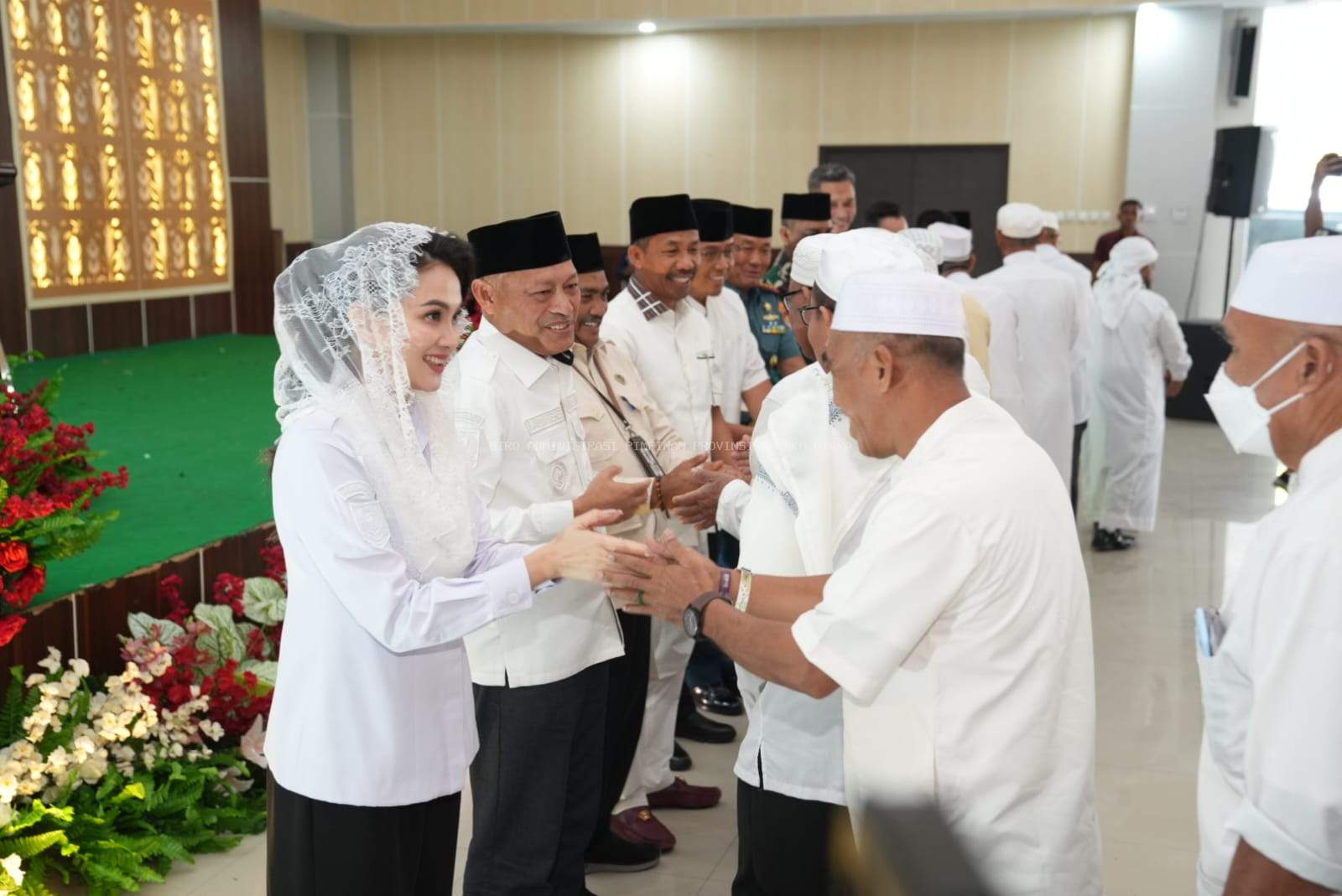 Sambut Kedatangan Jemaah Haji, Gubernur Sherly Tjoanda Sampaikan Harapan dan Dukacita Mendalam