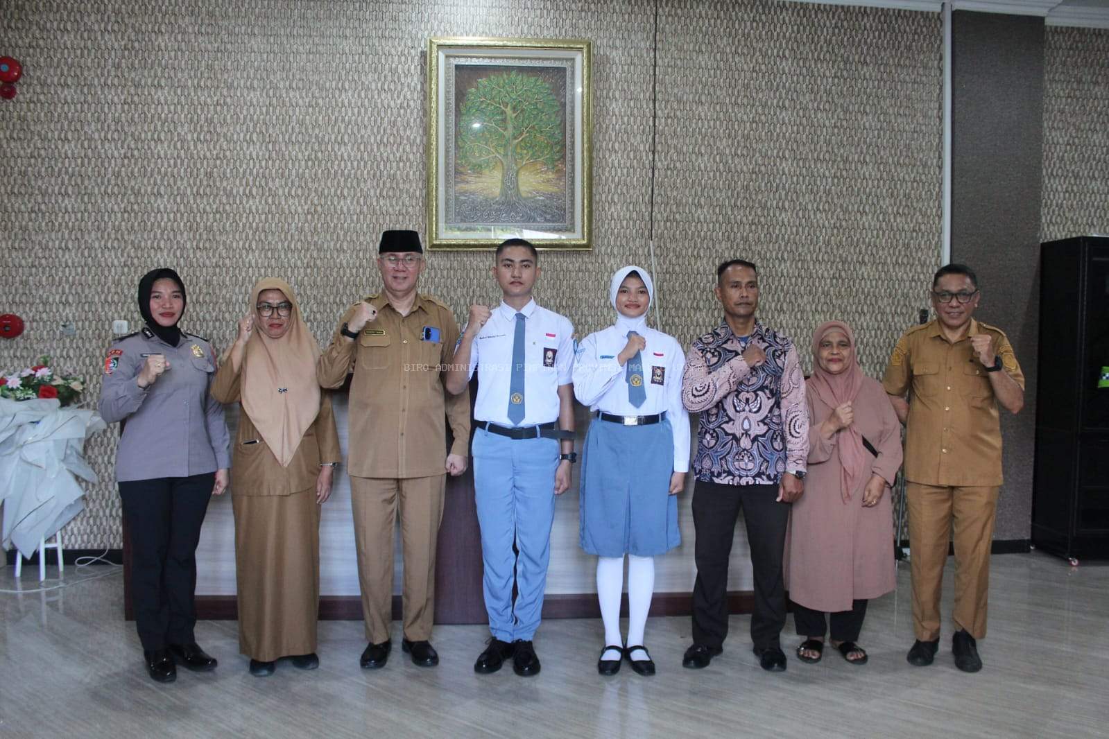 Wajah Penuh Haru Mengantar Haikal dan Mardhatilla, Putra-Putri Terbaik Malut Menuju Paskibraka Nasional 2026