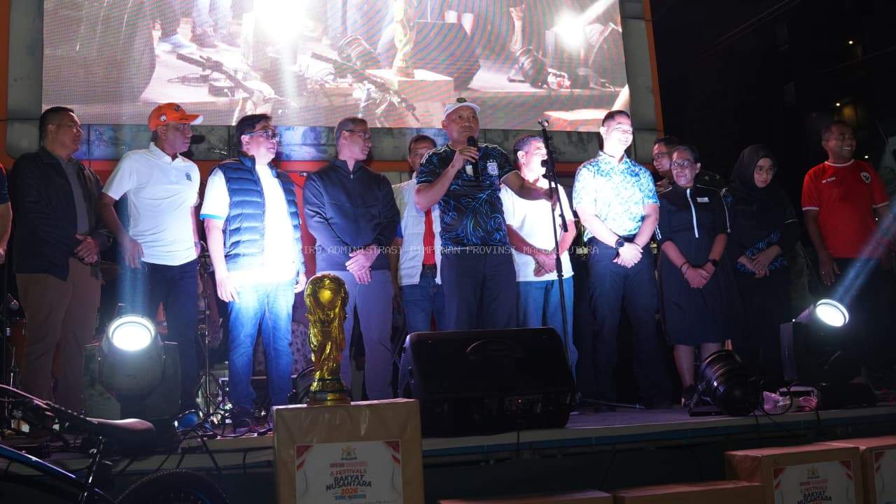 Menggema di Benteng Orange, Ribuan Warga Ternate Larut dalam Euforia Final Piala Dunia 2026 Bersama Wagub Malut